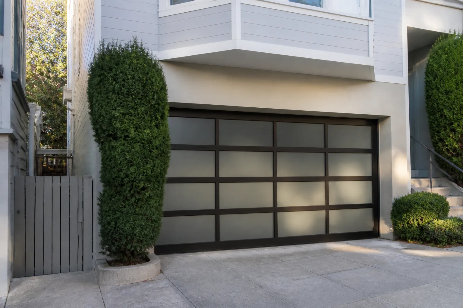 Raynor Garage Door Repair in San Francisco: A Homeowner’s Guide